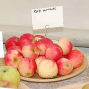 Rød Ananas æbler i fad